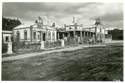 Fotografie; Kolonialpost, Außenansicht des Postgebäudes der Kaiserlich Deutschen Reichspost in Windhuk/Südwestafrika